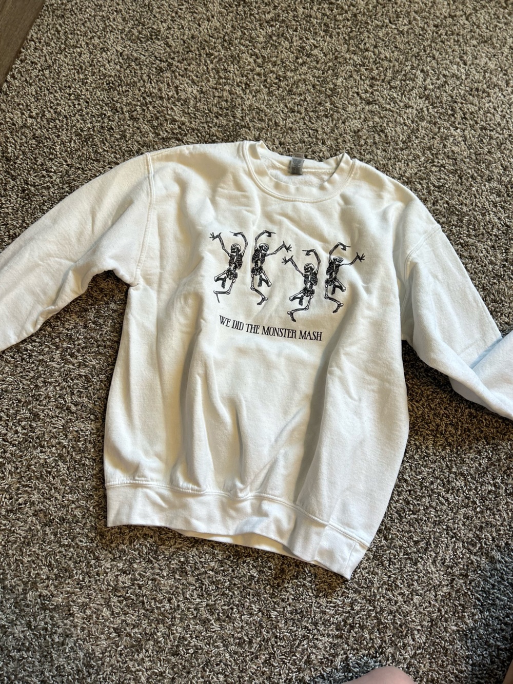 Gildan White Heavy Blend Crewneck Sweatshirt